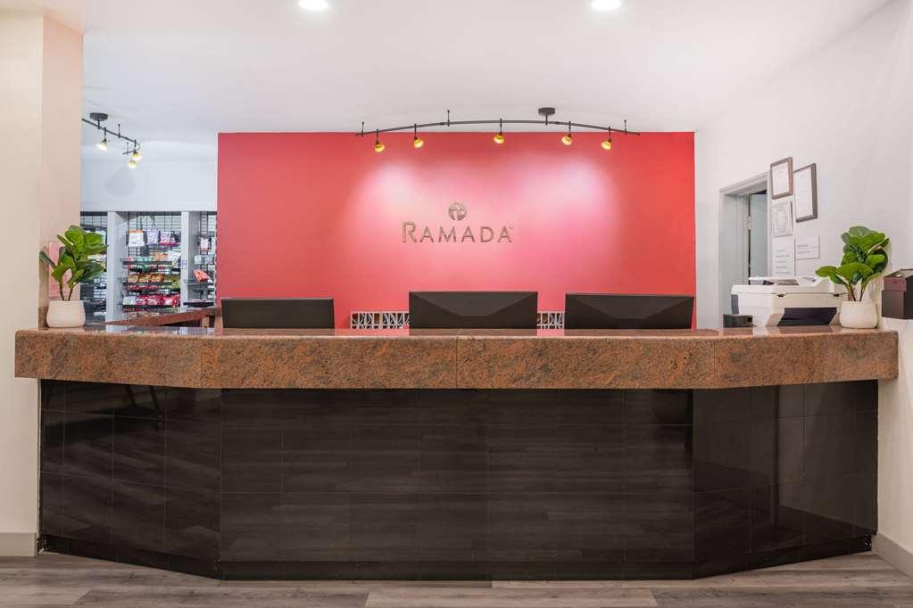 Ramada By Wyndham Bakersfield Hotel Interiør billede