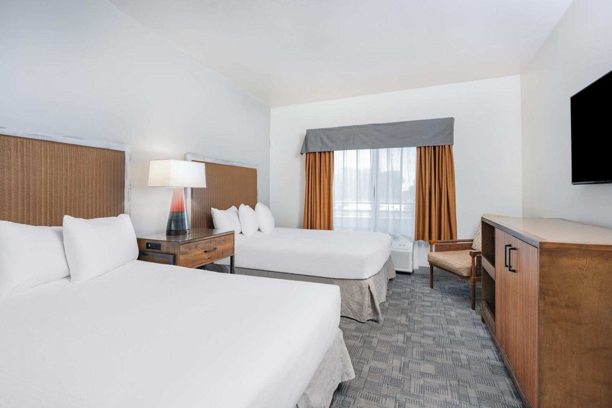 Ramada By Wyndham Bakersfield Hotel Eksteriør billede