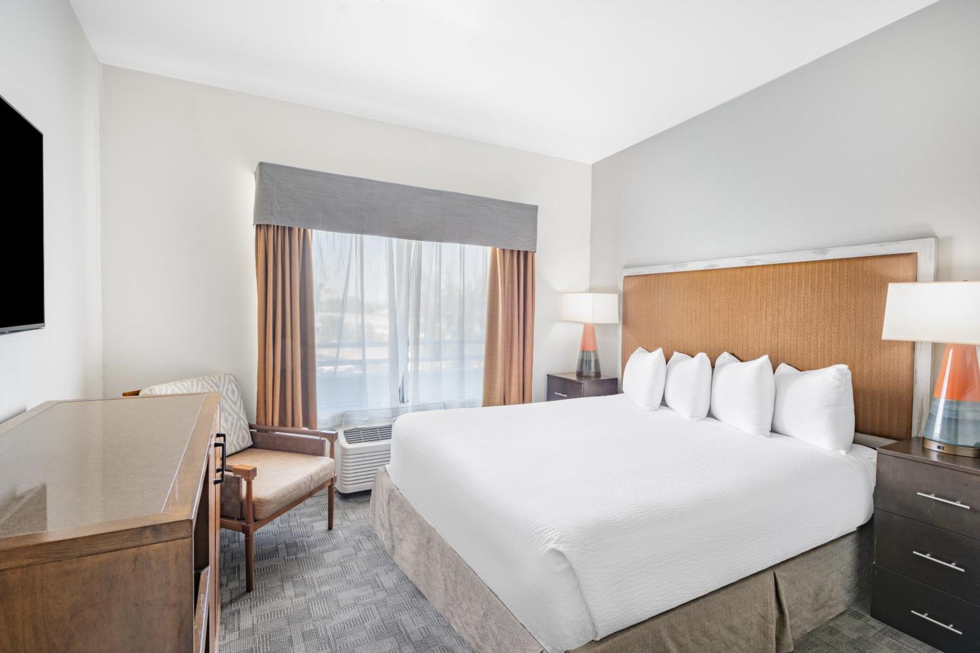 Ramada By Wyndham Bakersfield Hotel Eksteriør billede